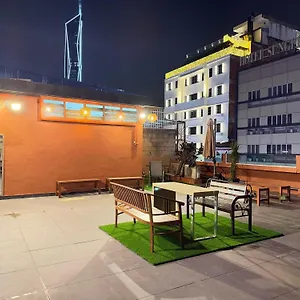 3* Hotel Starq